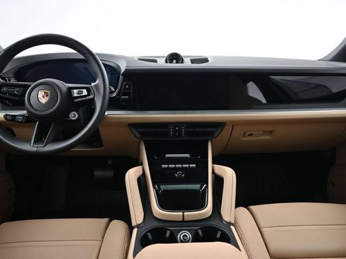 Certified 2026 Porsche Cayenne E-Hybrid Coupe AWD/4WD image 9