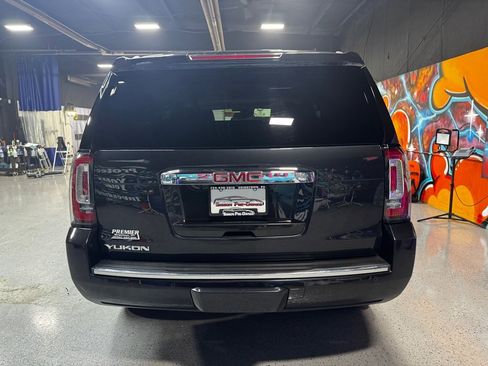 Used 2020 GMC Yukon Denali image 4