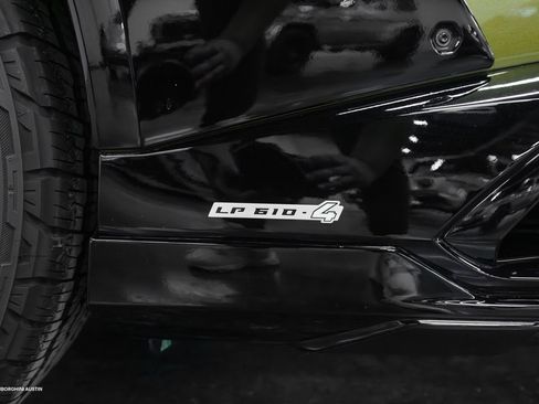 Used 2024 Lamborghini Huracan Sterrato image 15