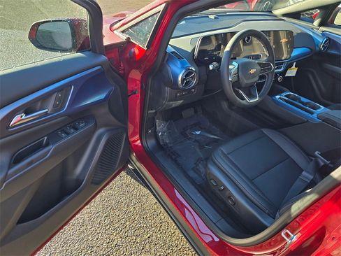 New 2026 Chevrolet Equinox EV LT image 19