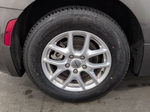 Used 2023 Chrysler Pacifica Touring-L FWD image 33