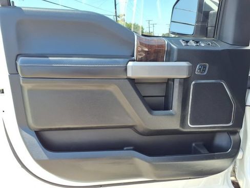 Used 2016 Ford F150 Platinum w/ Equipment Group 701A Luxury AWD/4WD image 19