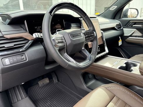 New 2026 GMC Acadia Denali Ultimate w/ LPO, Floor Liner Package FWD image 11