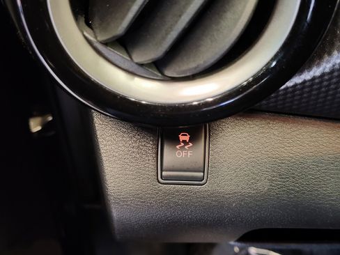 Used 2019 Nissan Kicks SV image 26