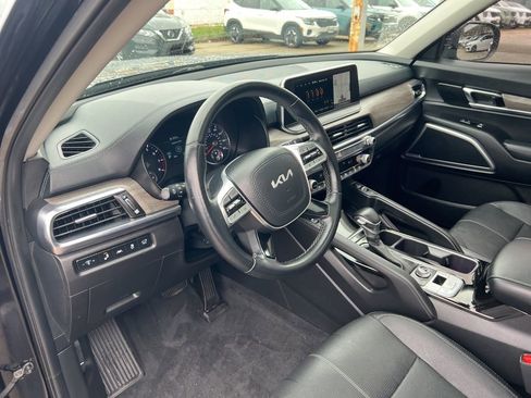 Certified 2022 Kia Telluride EX w/ EX Premium Package AWD/4WD image 6