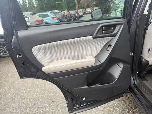 Used 2018 Subaru Forester 2.5i Premium image 26