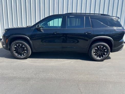 Used 2025 Chevrolet Traverse Z71 w/ Enhanced Driving Package AWD/4WD image 3