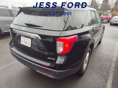 Used 2024 Ford Explorer XLT w/ Equipment Group 202A image 4