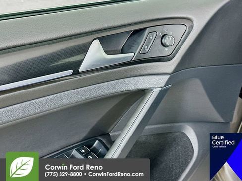 Used 2017 Volkswagen Golf R 4-Door image 22