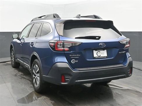 Used 2020 Subaru Outback Premium image 4