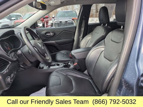 Used 2019 Jeep Cherokee Limited image 11