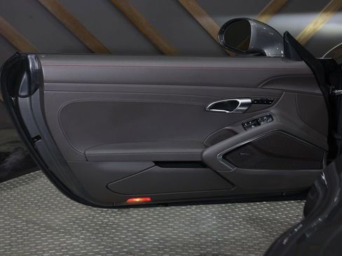 Used 2019 Porsche 911 Turbo image 30