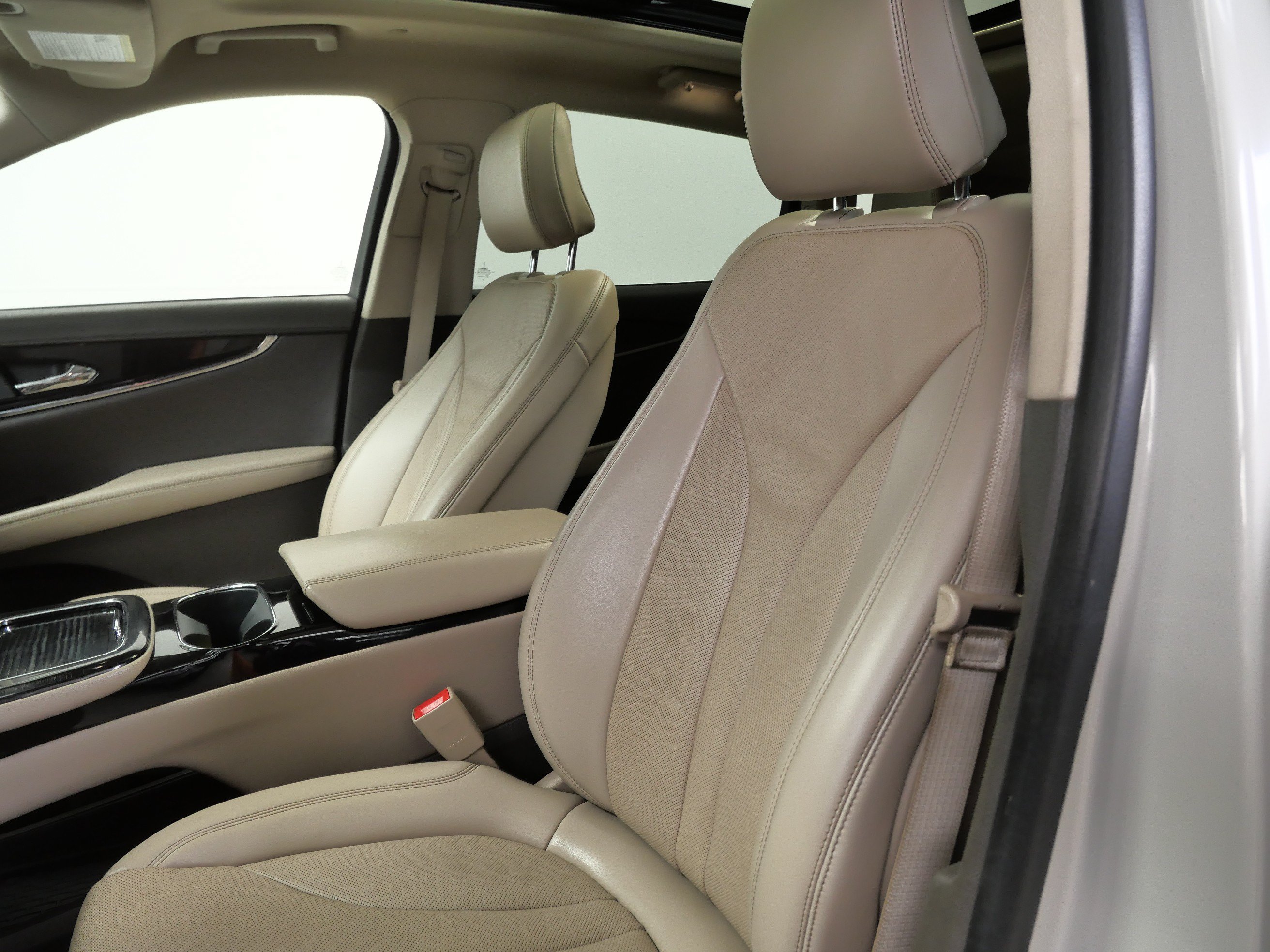 Used 2022 Lincoln Nautilus Reserve w/ Luxury Package AWD/4WD image 14