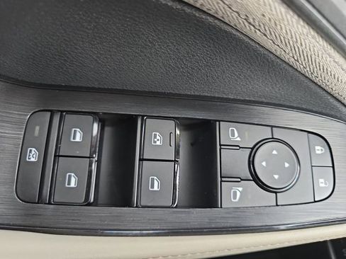 Used 2023 Nissan Rogue SV FWD image 28