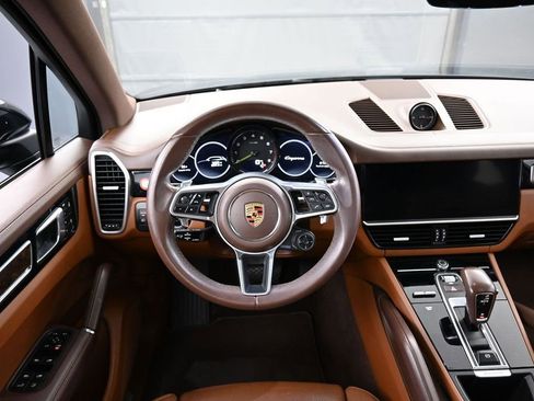 Certified 2023 Porsche Cayenne Platinum Edition AWD/4WD image 18