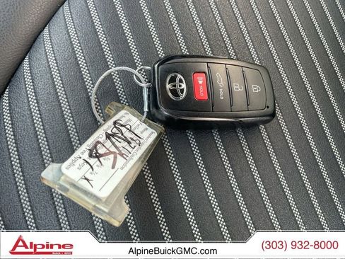 Used 2025 Toyota Highlander XSE AWD/4WD image 20