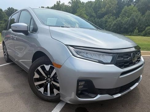 Used 2026 Honda Odyssey EX-L image 2