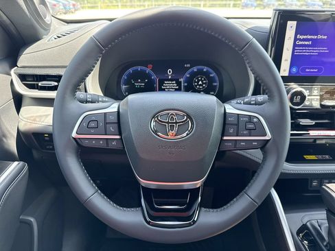 Certified 2026 Toyota Highlander XSE AWD/4WD image 11