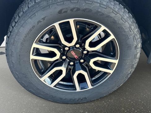 Used 2026 GMC Sierra 1500 AT4 w/ AT4 Premium Package AWD/4WD image 10