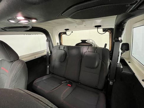 Used 2021 Jeep Wrangler Rubicon AWD/4WD image 21