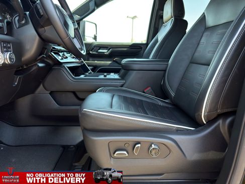 Used 2025 GMC Sierra 2500 AT4X AWD/4WD image 18