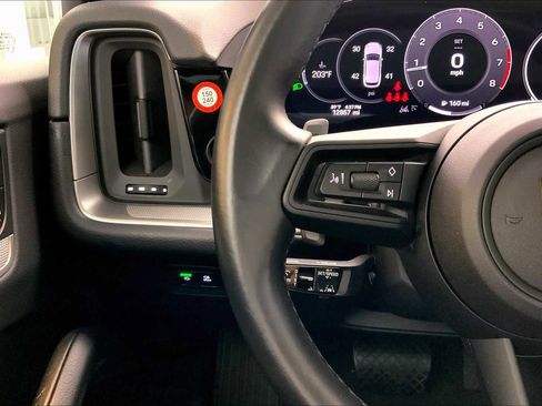 Used 2024 Porsche Cayenne image 37