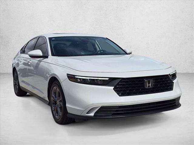Used 2023 Honda Accord EX image 3