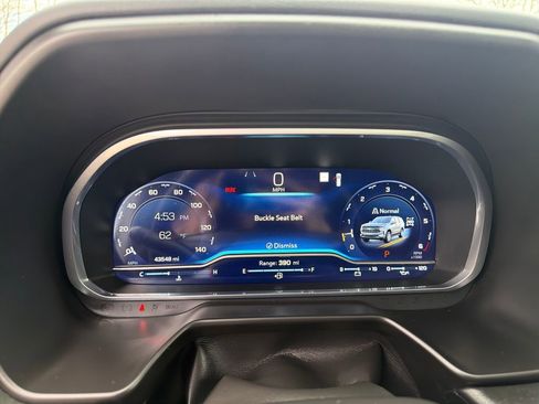 Used 2023 Chevrolet Suburban RST AWD/4WD image 15