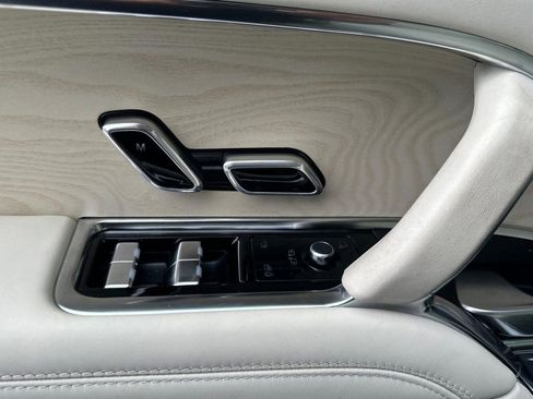New 2026 Land Rover Range Rover SV AWD/4WD image 12