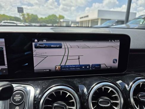 Used 2025 Mercedes-Benz GLB 250 image 8