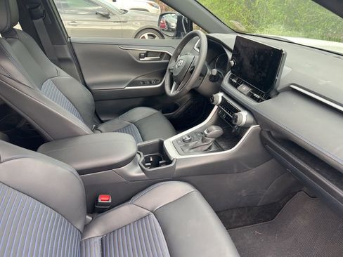 Used 2025 Toyota RAV4 XSE image 9
