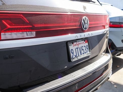 Used 2024 Volkswagen Atlas SE AWD/4WD image 9