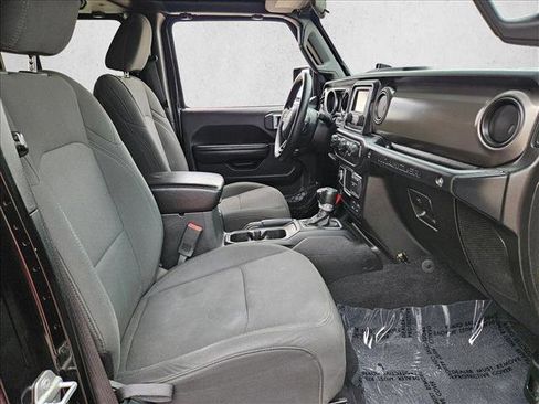Used 2018 Jeep Wrangler Unlimited Sport image 25