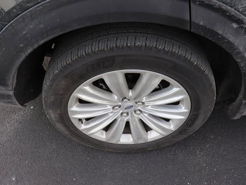 Used 2022 Ford Explorer Limited w/ Limited Technology Package image 5