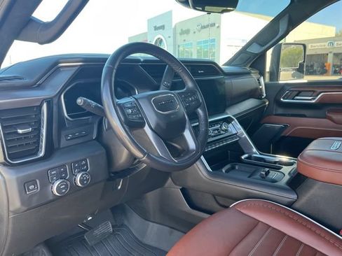 Used 2024 GMC Sierra 3500 Denali Ultimate AWD/4WD image 13