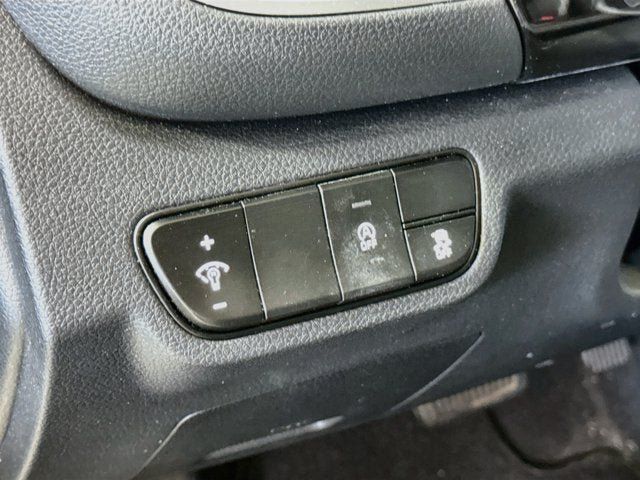 Certified 2025 Kia Seltos S AWD/4WD image 10