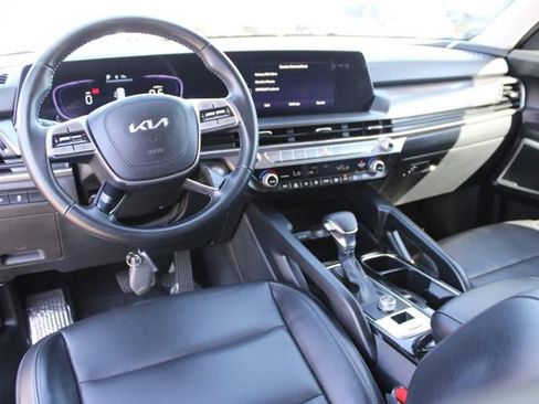 Used 2024 Kia Telluride LX FWD image 11