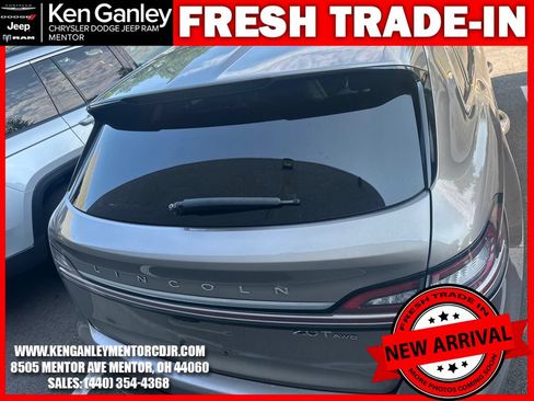 Used 2019 Lincoln Nautilus Premier AWD/4WD image 10