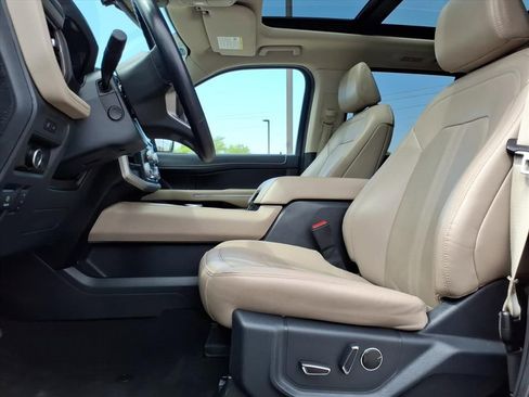 Certified 2024 Ford Expedition Limited image 20