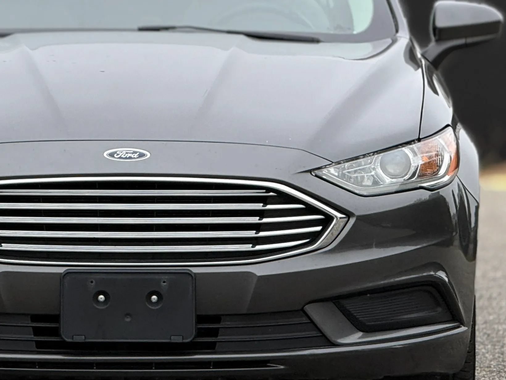 Used 2017 Ford Fusion SE FWD image 12