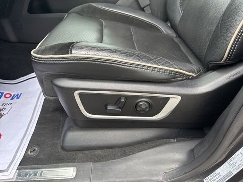 Used 2020 RAM 1500 Laramie AWD/4WD image 16