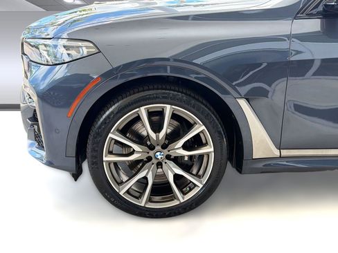 Used 2021 BMW X7 M50i w/ Dynamic Handling Package AWD/4WD image 12
