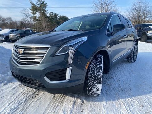 Used 2019 Cadillac XT5 Luxury image 2