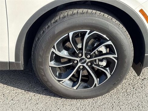 New 2026 Lincoln Nautilus Premier image 9