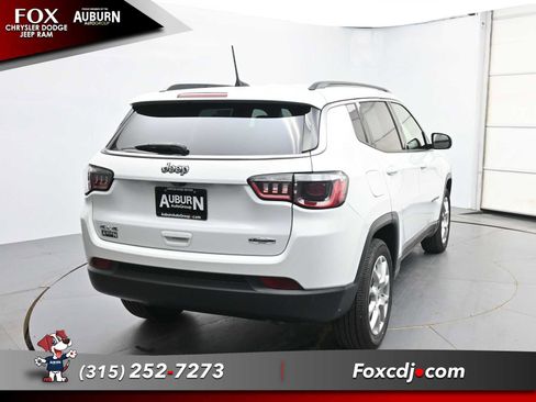Used 2023 Jeep Compass Latitude AWD/4WD image 16