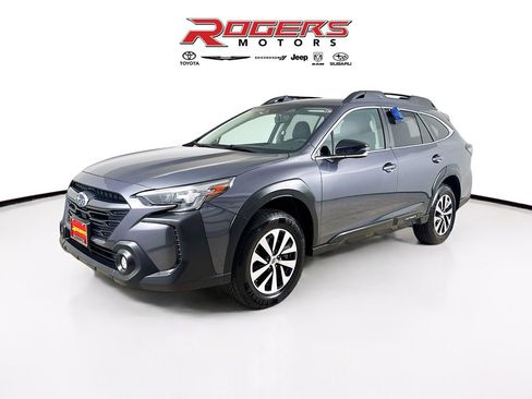 Used 2023 Subaru Outback Premium image 3