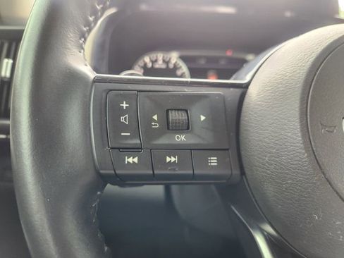 Used 2023 Nissan Pathfinder SL AWD/4WD image 28