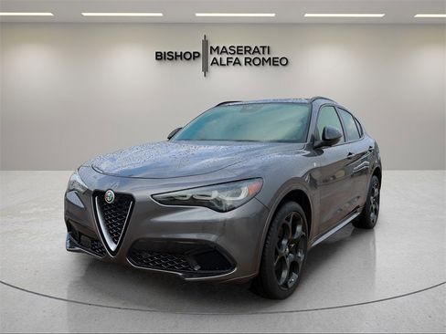Used 2024 Alfa Romeo Stelvio Ti w/ Performance Driving Package image 3