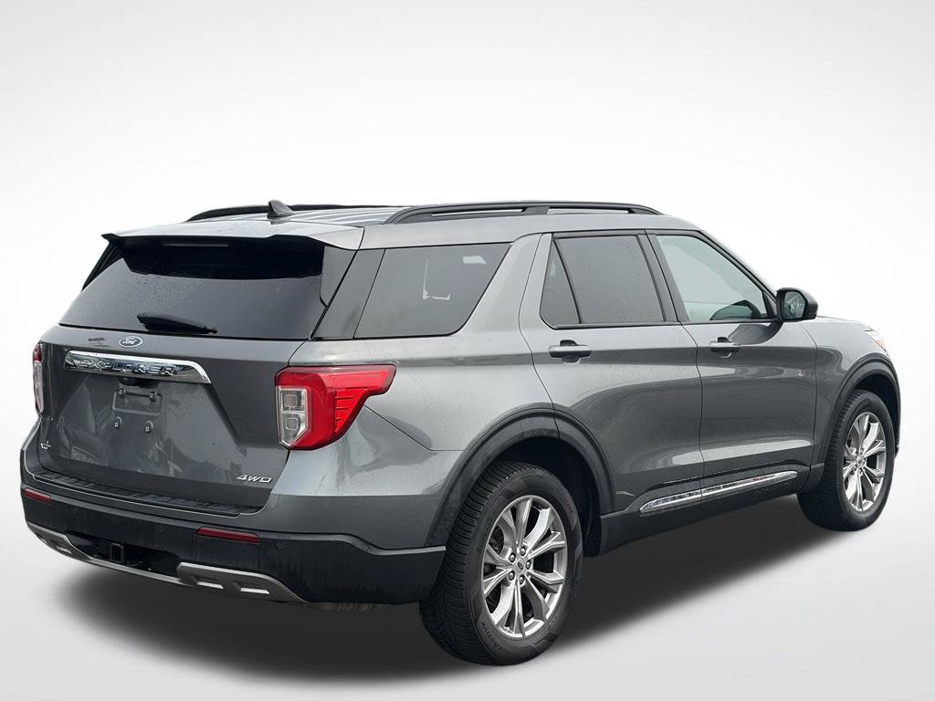 Used 2023 Ford Explorer XLT w/ Equipment Group 202A AWD/4WD image 6