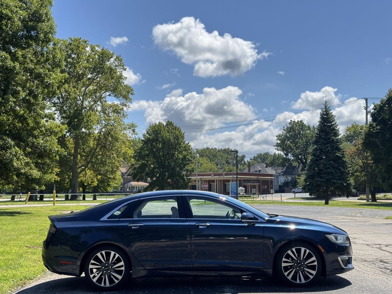 Used 2017 Lincoln MKZ Reserve w/ Climate Package AWD/4WD image 9